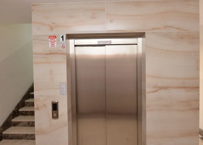 Arti̇m アパートホテル 3*