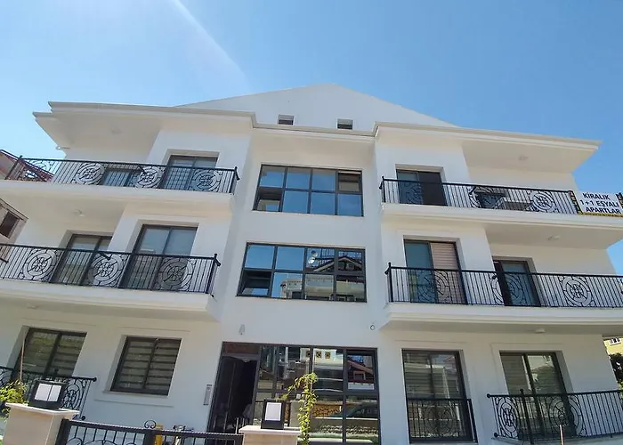 Arti̇m フェティエ